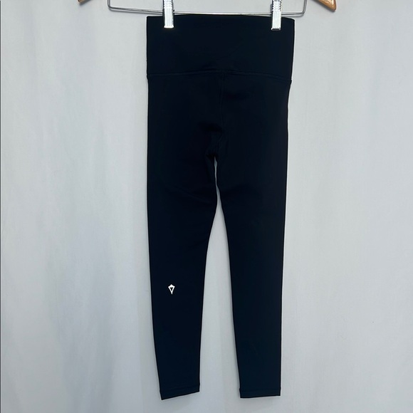 Ivivva Other - NWOT / Ivivva (by Lululemon) girls leggings